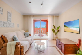 Marina Breeze Home by SolMaestranza